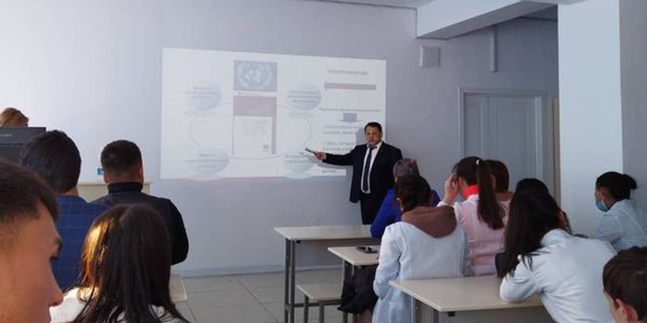 Сегодня прошла гостевая лекция для студентов с Доктором экономических наук, профессором