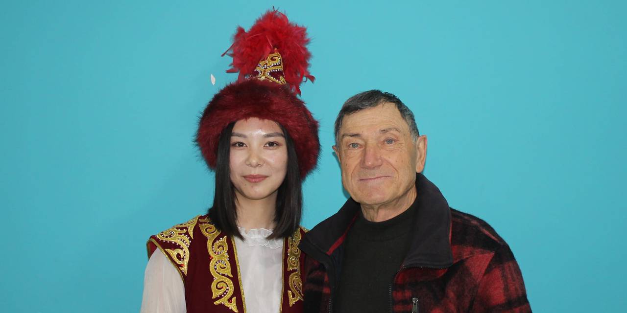 Если вы часто задаетесь вопросом как выделиться среди других и собрать к выпуску из университета хорошее резюме, то советуем вам как можно больше участвовать в мероприятиях университета, это могут быть конференции, олимпиады, волонтерства и т.д.