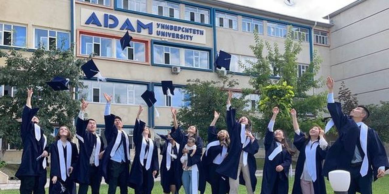 Сегодня выпускники 2023 года программы «Экономика, Менеджмент и Туризм» направления «Финансы» защитили свои дипломные работы!