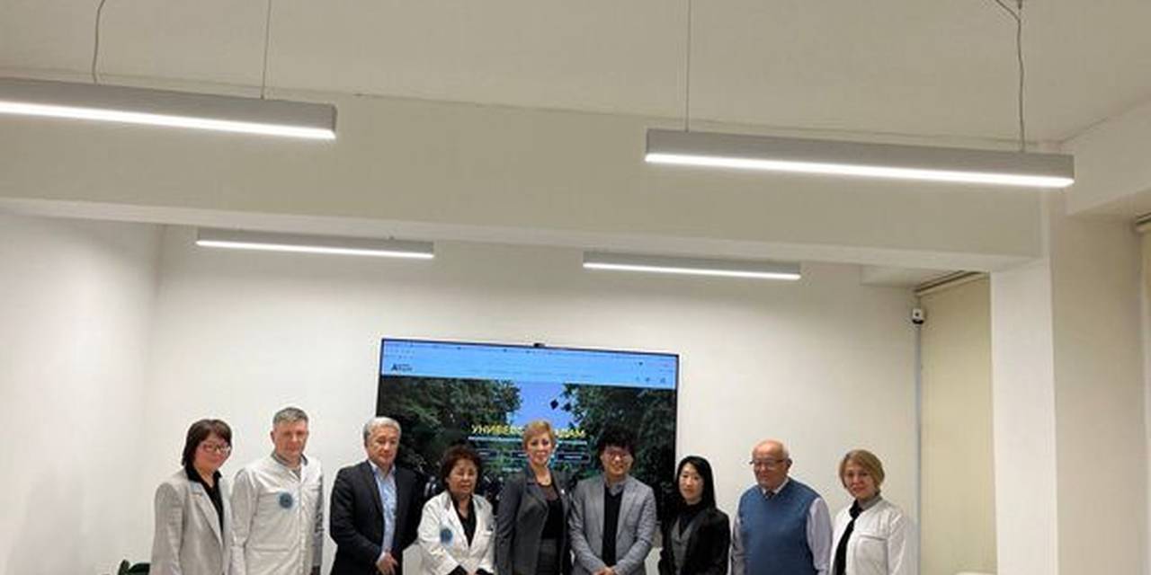 23 октября 2023 года в Университете Адам состоялась встреча ректора С.Р. Сирмбард с представителями центра информационного образования Yakuzemi в рамках деятельности Японского Агентства Международного Сотрудничества (JICA).