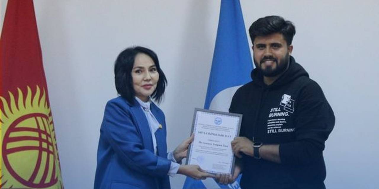 Студент Khan Muhammad Zakriya из группы GM8-19-20 стал истинным героем, спасая младенца, найденного в мусорном баке.