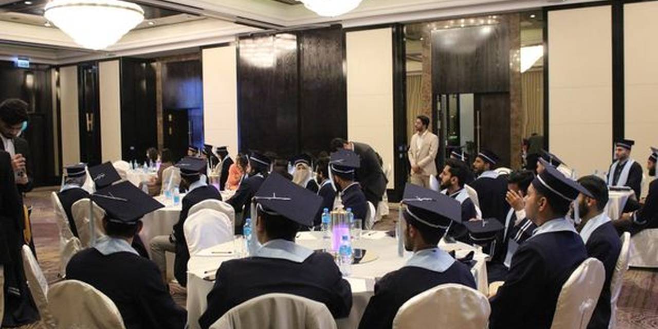 10 февраля в отеле «Хаят» Университет Адам провел выпускной вечер