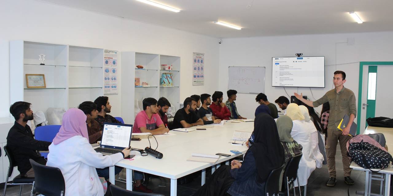 Дипломные работы выпускников направления Информационные системы и технологии тесно связанные с практикой