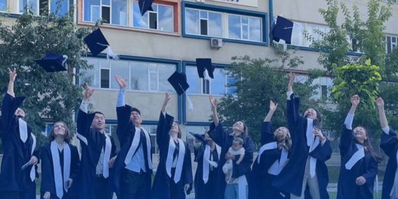 Университет Адам с гордостью объявляет о своем недавнем достижении: успешном прохождении международной институциональной аккредитации