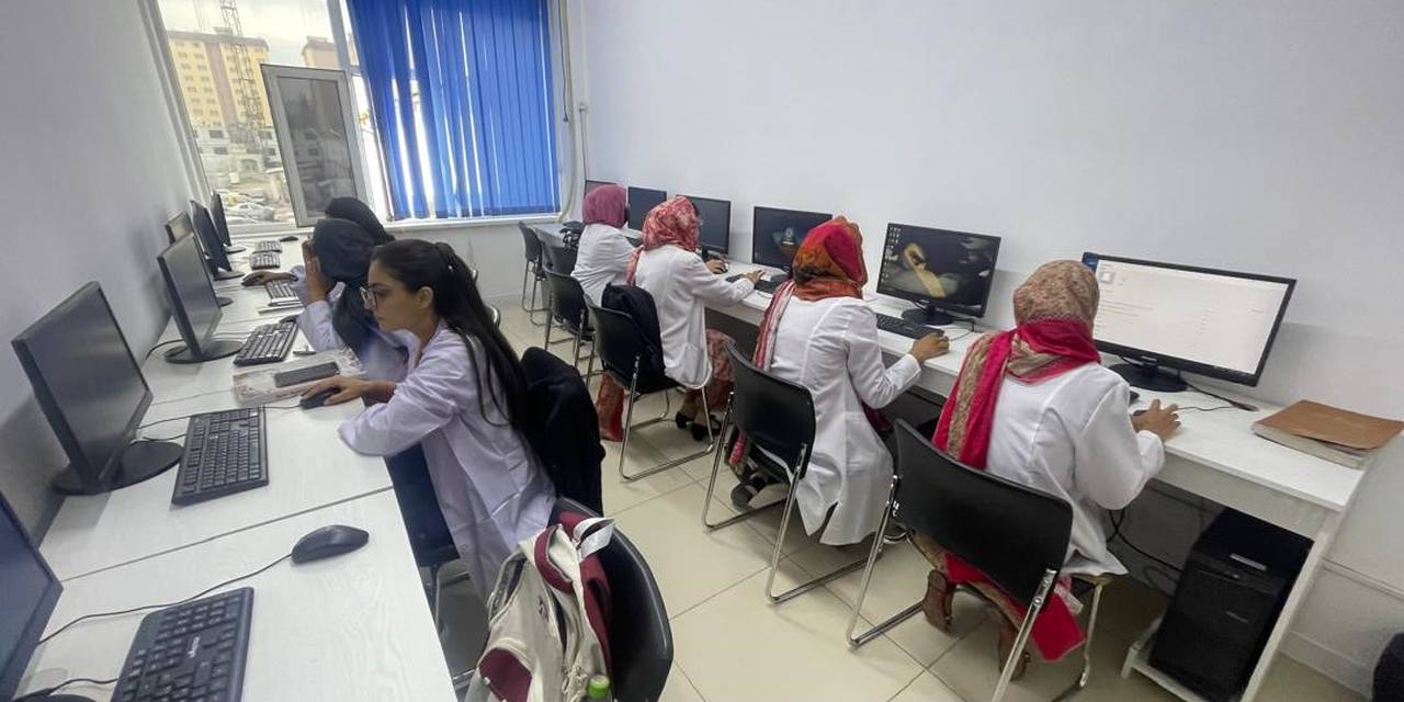 В рамках программы адаптации иностранных студентов в Университете Адам 26 и 27-декабря совместно с ОВС и деканатом была проведена встреча со студентами 1-курса