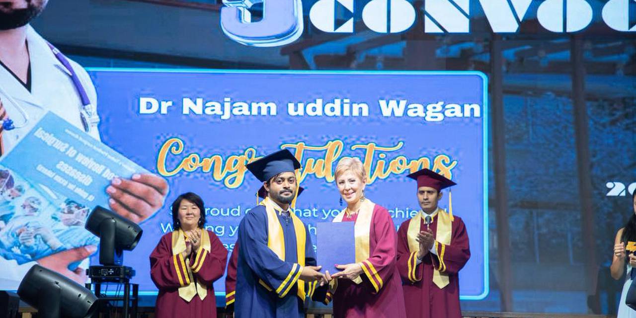 Успешный выпуск студентов медицинского факультета Университета Адам