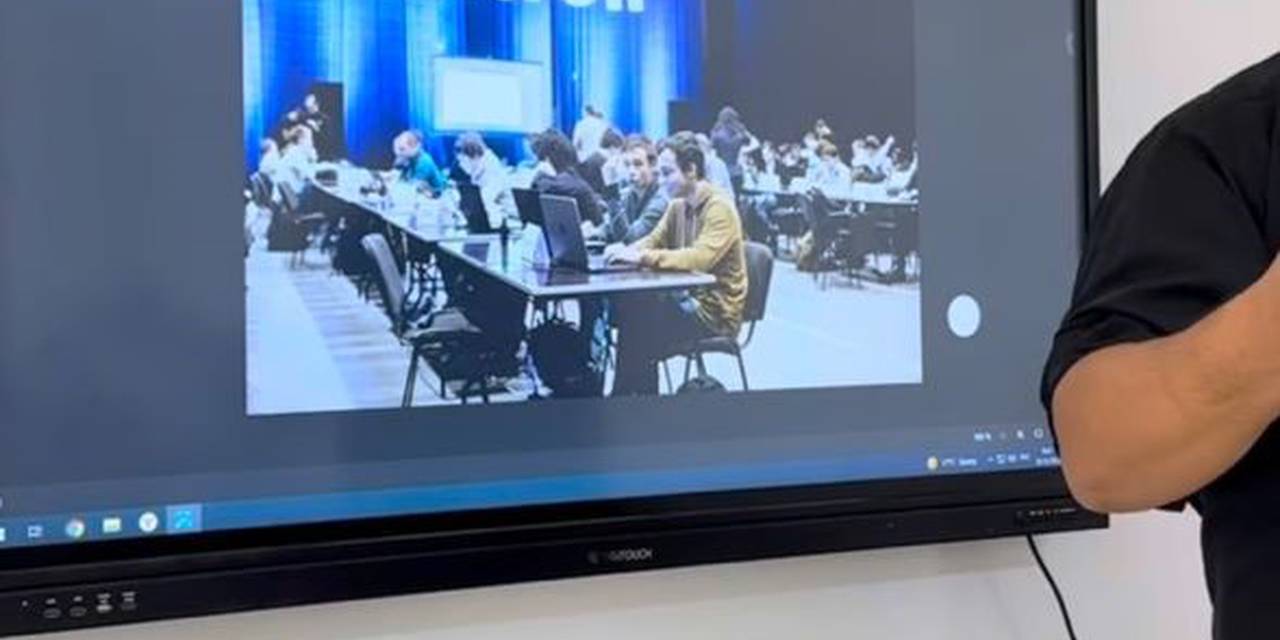 30.10.2025 в нашем университете прошли соревнования «Хакатон Adam-x Hack» среди студентов направления ИСТ.