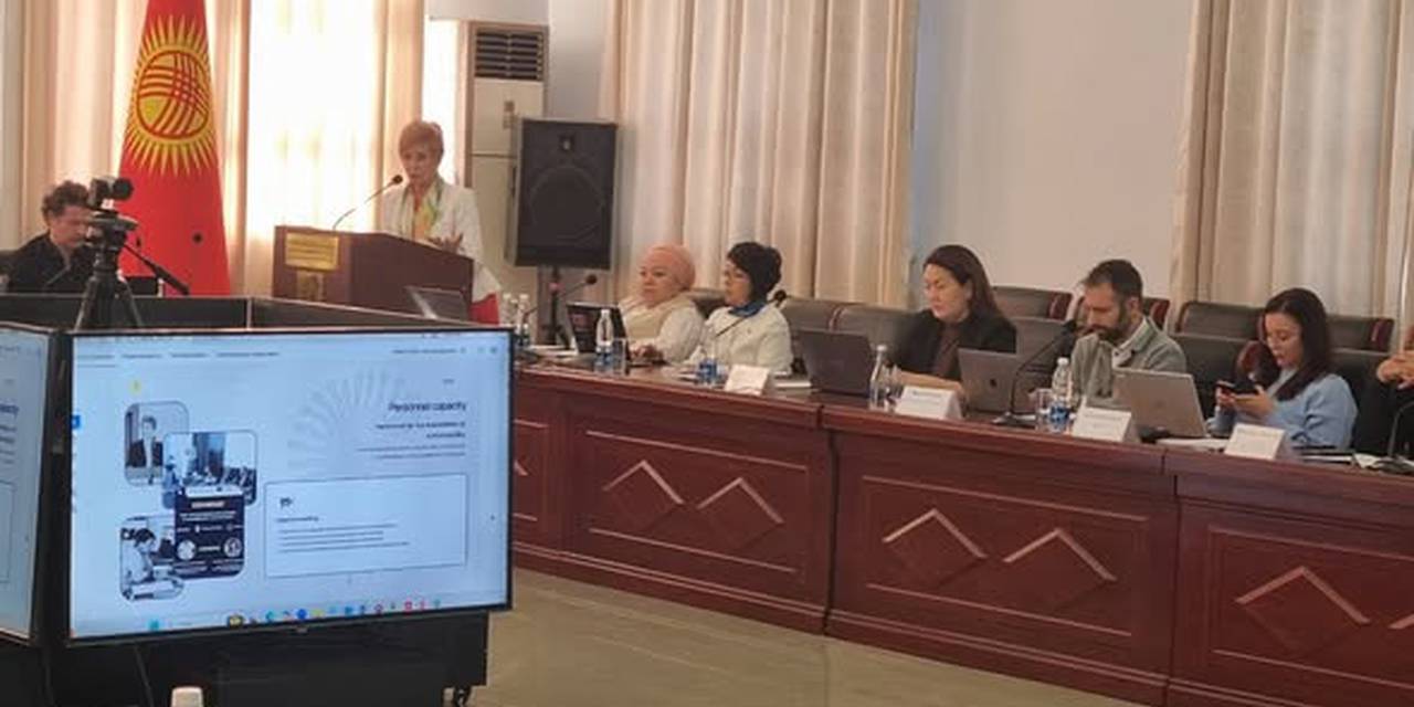 Ректор Университета Адам провел тренинг  на тему «Устойчивое развитие проекта DEFA»